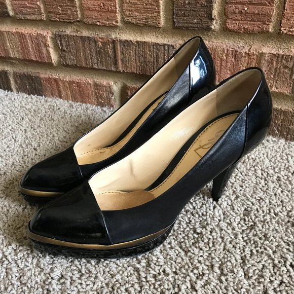 Yves Saint Laurent Women's Black Patent Leather Heels - Picture 2 of 11